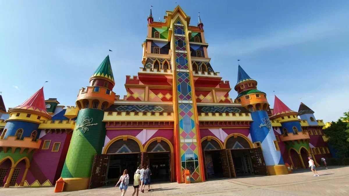 Beto Carrero World investe R$ 2 bilhões em expansão com novo hotel e área do Bob Esponja até 2028