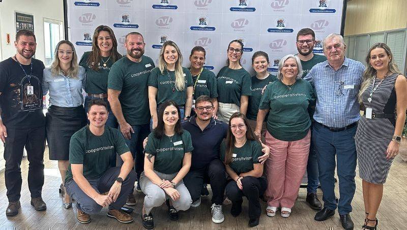 Blumenau cria programa inovador de cooperativismo e educação financeira para jovens em 2026
