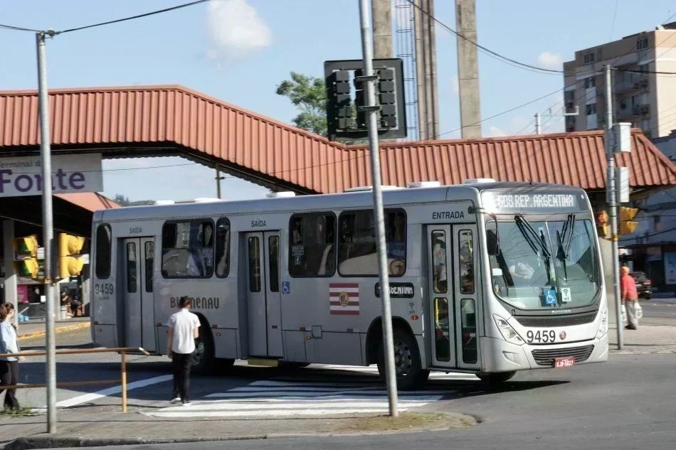 Blumenau registra 19,4 milhões de passageiros em 2025: O que isso significa para o transporte público?