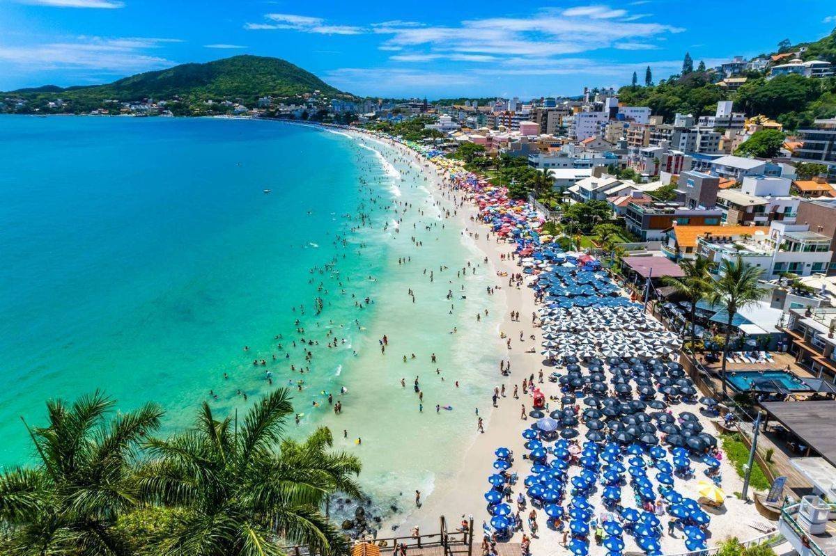Bombinhas: Oportunidade Imobiliária em Meio à Natureza Preservada