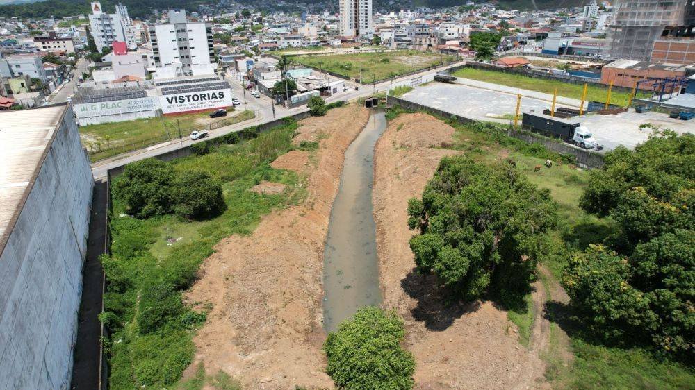 Camboriú desassoreia mais de 5 mil km de cursos d’água para evitar alagamentos