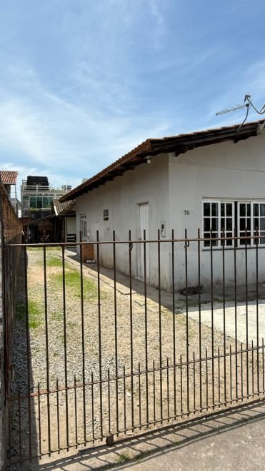 Casa com 5 dormitórios à venda em Camboriú – Areias com 100 m²