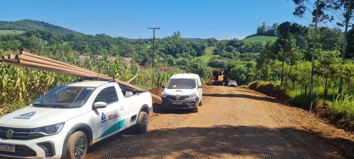 Casan inicia obra de 3,5 km em Dionísio Cerqueira para garantir água até março de 2026