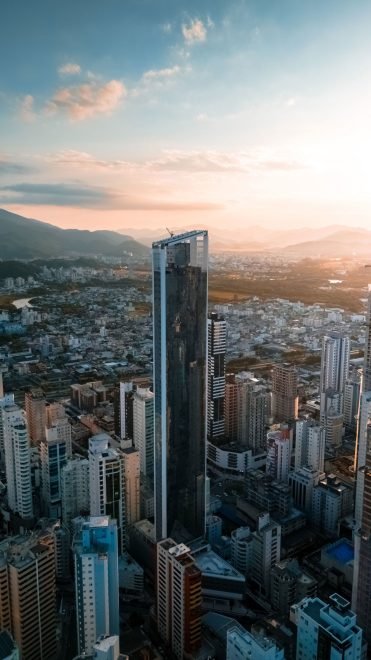 Vitra – Apartamento com 4 dormitórios (sendo 4 suítes) à venda em Bal. Camboriú – Barra Sul com 165 m²