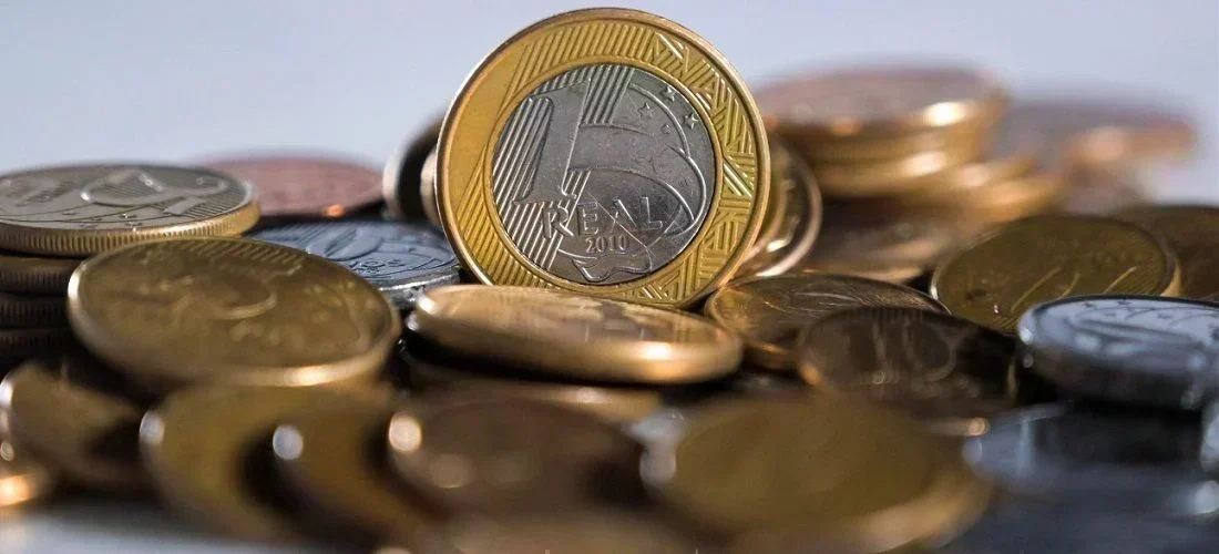 Déficit Externo do Brasil em 2025: Um Olhar Prudente sobre os Números