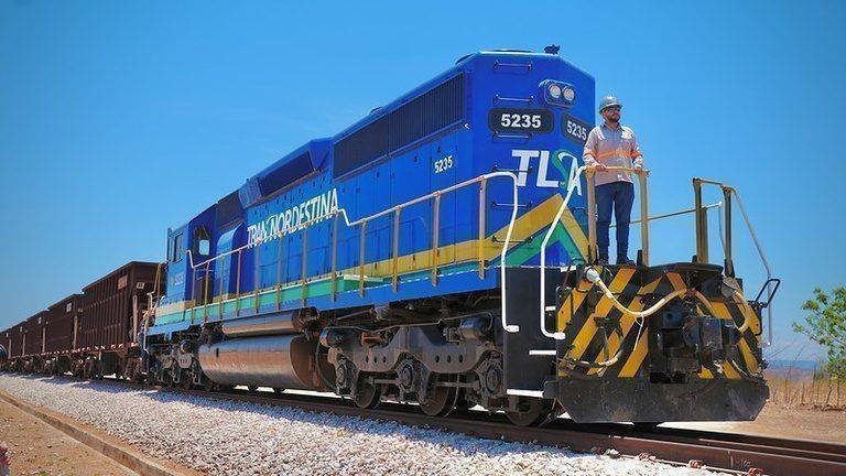 Ferrovia Transnordestina: Teste com 20 vagões de sorgo revela avanço na logística do Nordeste