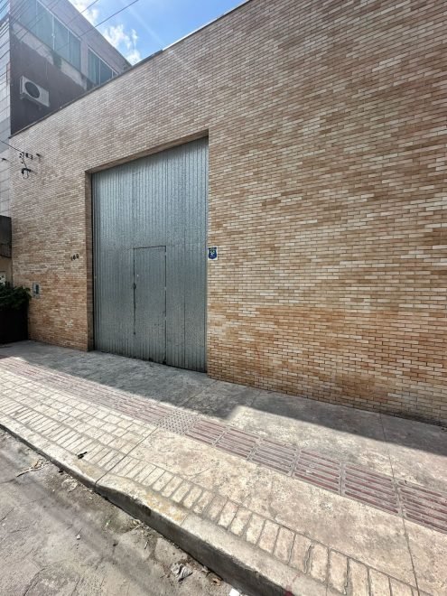 Galpão à venda em Camboriú – Monte Alegre com 240 m²