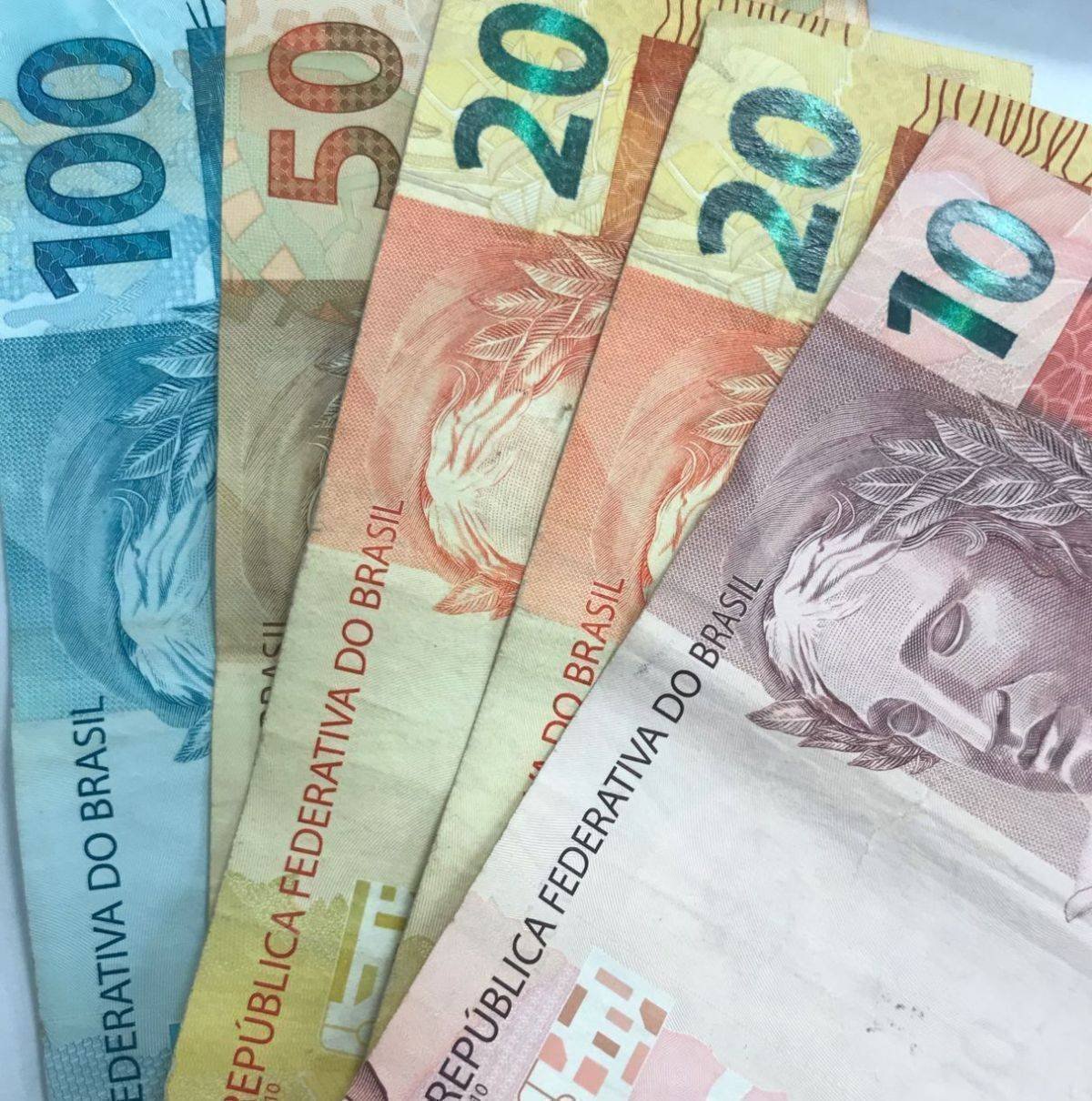 Inadimplência em SC cai 0,3 ponto percentual, mas endividamento cresce para 72,5%