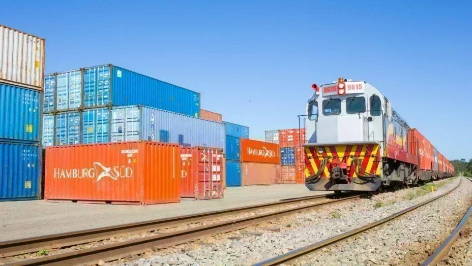 Movimentação de Cargas em Santa Catarina Cai 9,8% em 2025: O que Isso Significa para o Setor Ferroviário?