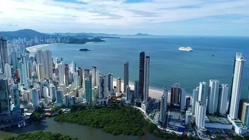 Mudanças no IPTU de Balneário Camboriú: Descontos de até 15% e nova fórmula em 2026