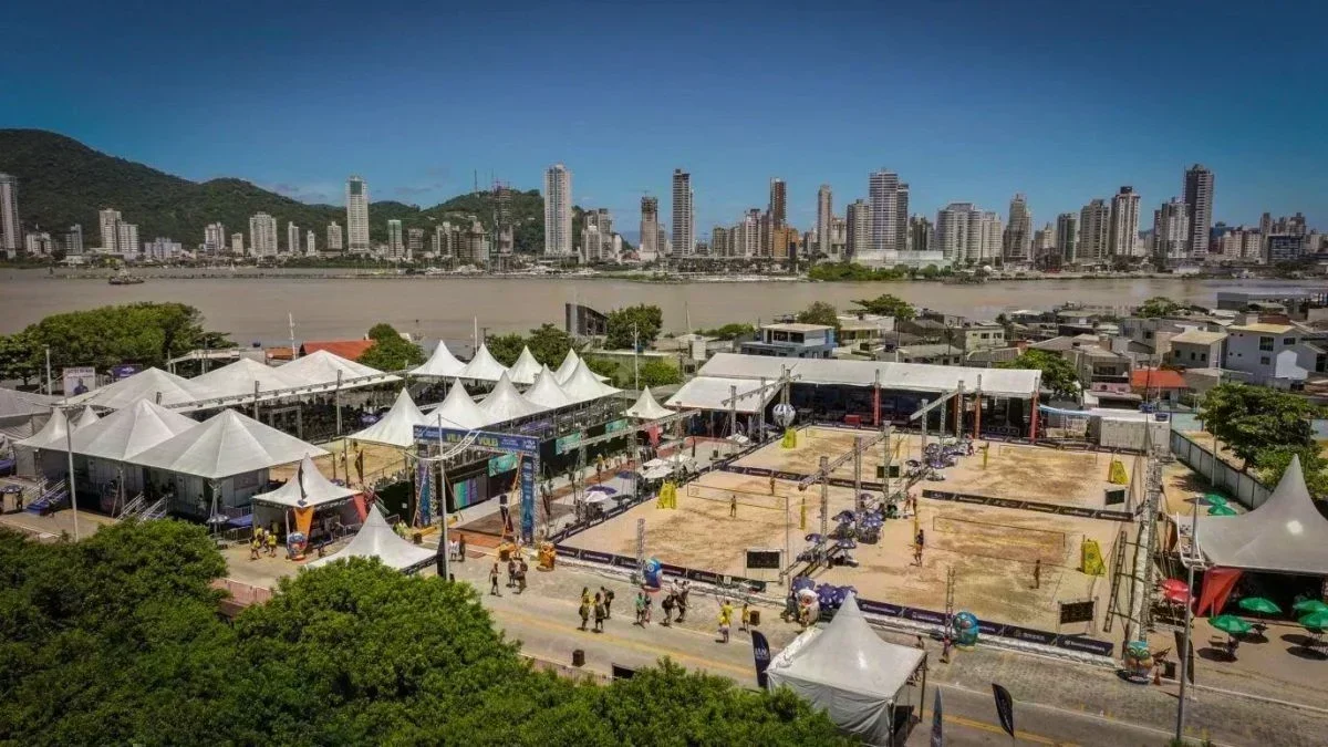 Navegantes se prepara para o Circuito Brasileiro de Vôlei 2026 com mais de 300 atletas e expectativa de 30 mil visitantes