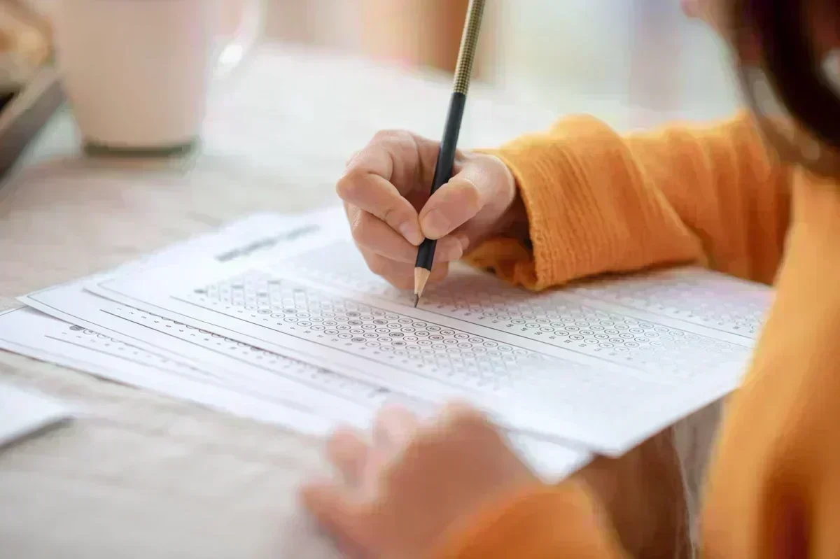 Processos Seletivos em Penha: Inscrições até 13 de fevereiro de 2026 com salários até R$ 6.980,13