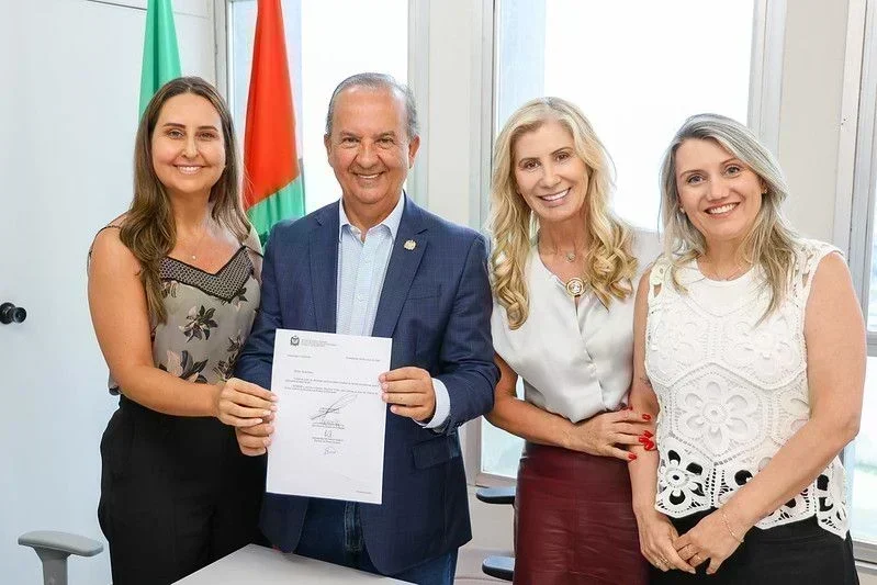 Santa Catarina cria Diretoria de Ensino Superior e investe R$ 1 bi em educação