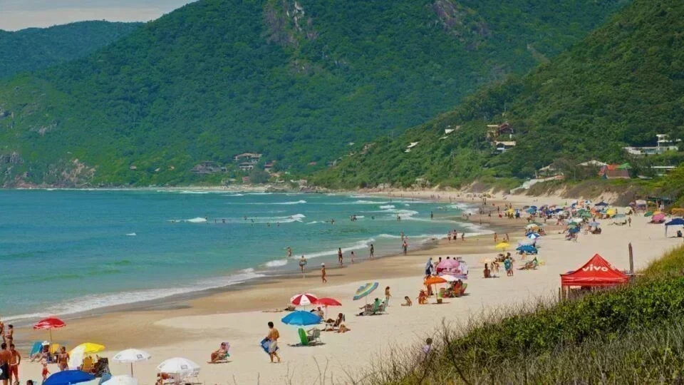 Turismo Argentino em Santa Catarina: Queda de 39% em Florianópolis e Crescimento em Laguna