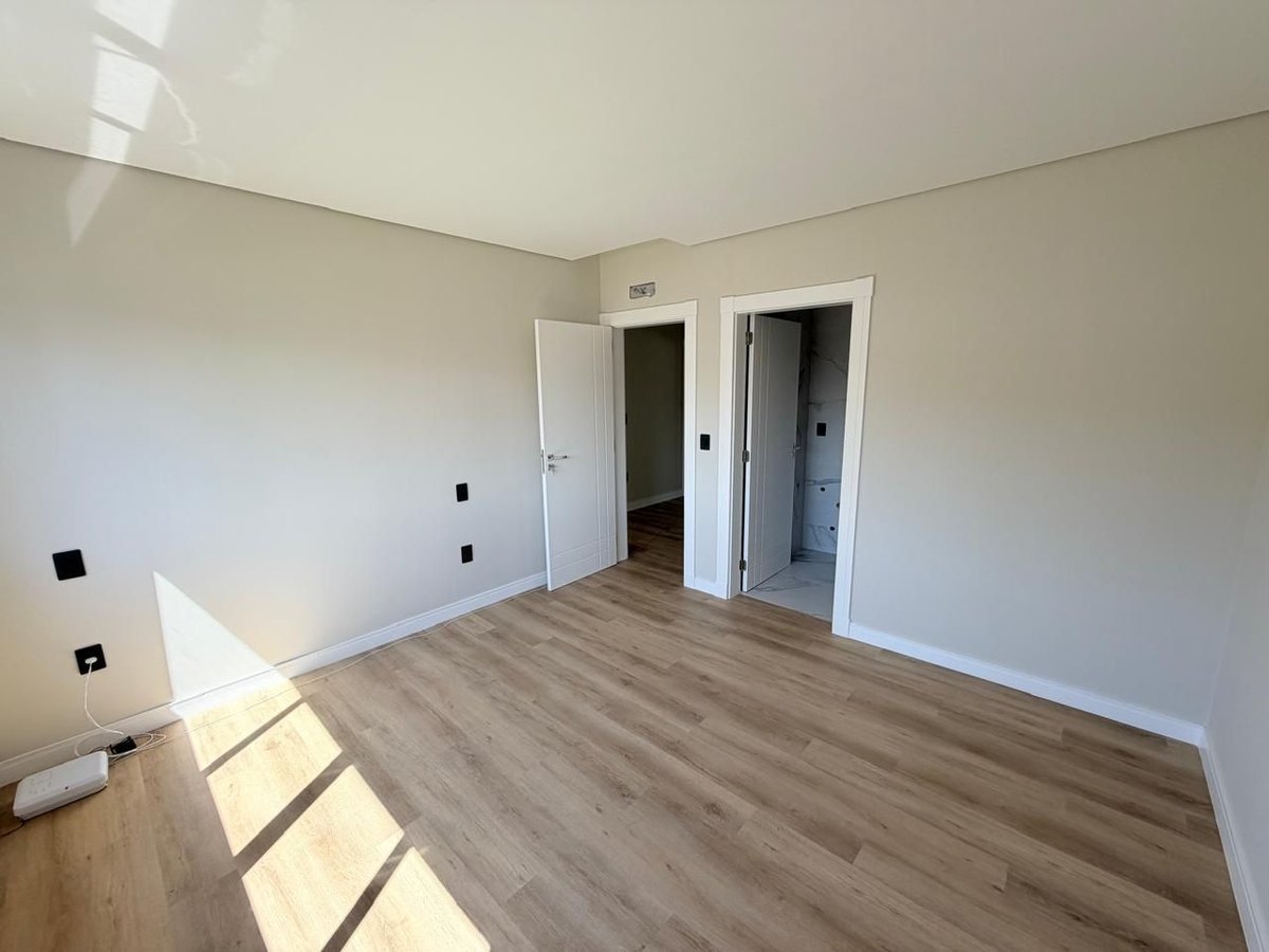 Sobrado Terras Altas – Apartamento com 3 dormitórios (sendo 3 suítes) à venda em Camboriú – São Francisco de Assis com 168 m²