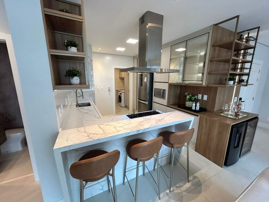 Apartamento com 4 dormitórios (sendo 2 suítes) à venda em Balneário Camboriú – Centro com 132 m²