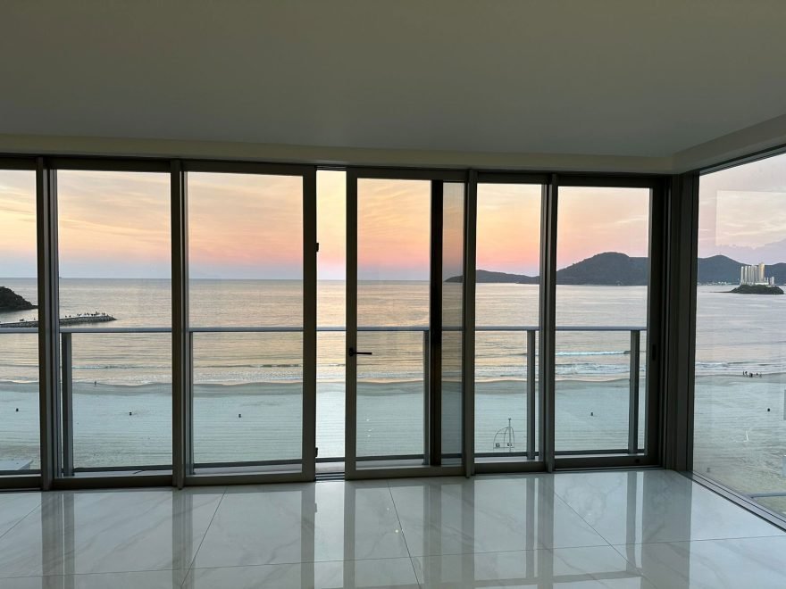 Apartamento com 4 dormitórios (sendo 4 suítes) à venda em Balneário Camboriú – Centro com 252 m²