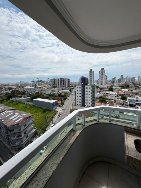 Apartamento com 3 dormitórios (sendo 1 suíte) à venda em Itajaí – centro com 126 m²