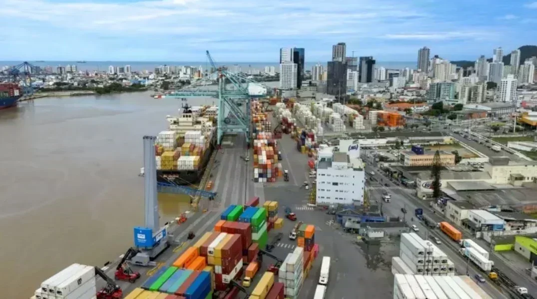 Mudanças Tarifárias: Brasil em Alta, Mas Cuidado com as Incertezas