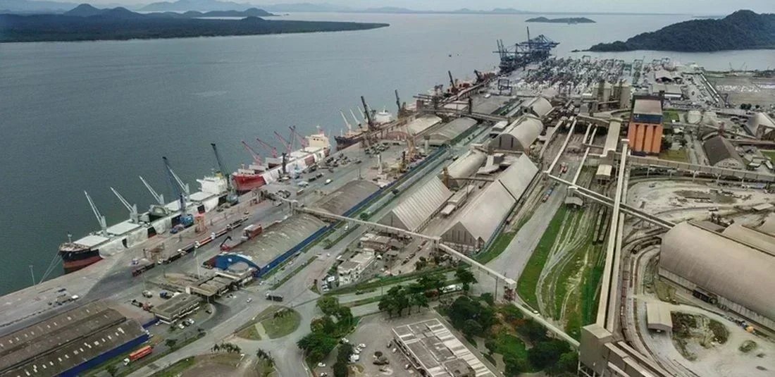 Portos do Paraná: O Gigante das Exportações de Frango e Carne Bovina