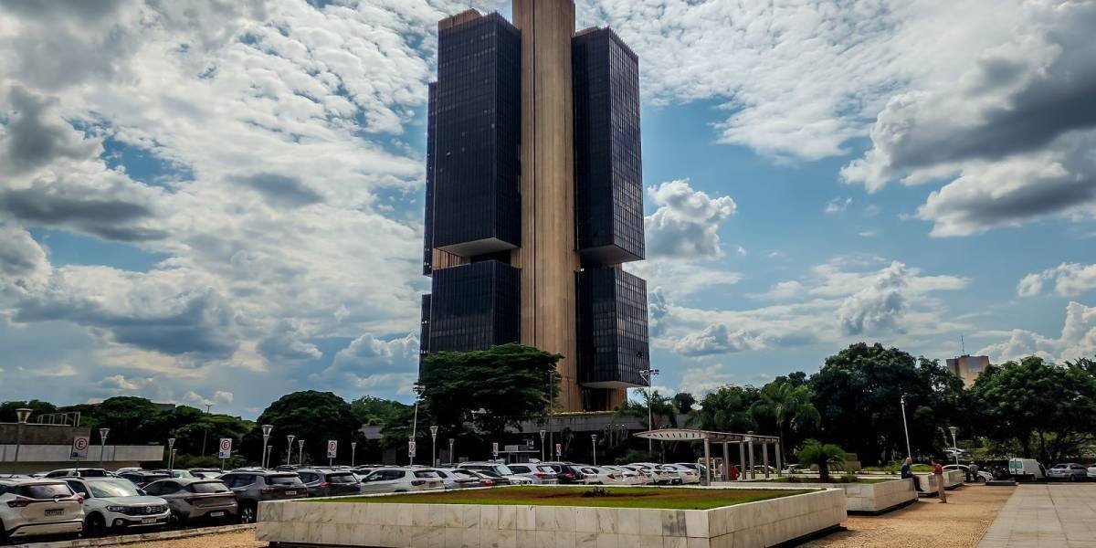 Taxas de Juros Disparam: O Que Você Precisa Saber Agora