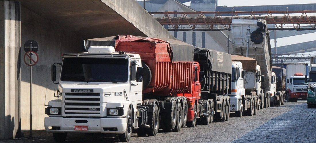 Caminhoneiros em Alerta: Greve à Vista e Alta do Diesel em Debate