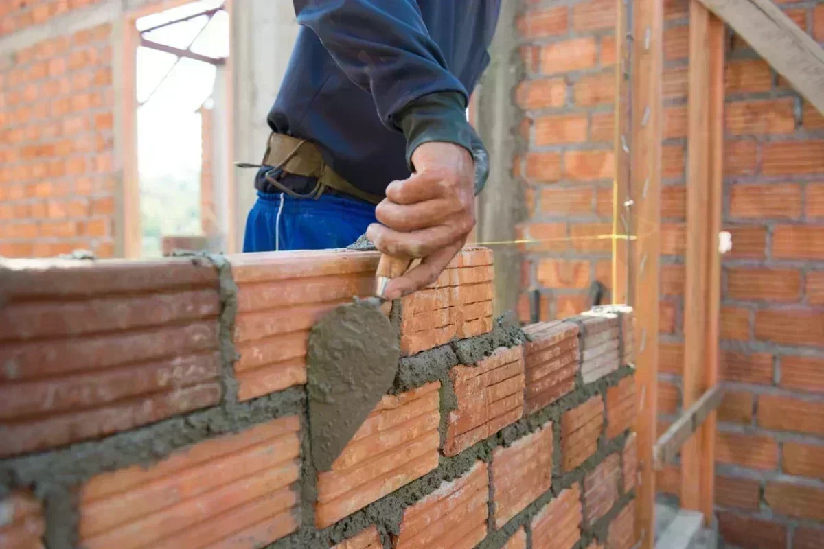 Falta de Mão de Obra: O Desafio que Redefine o Setor de Construção