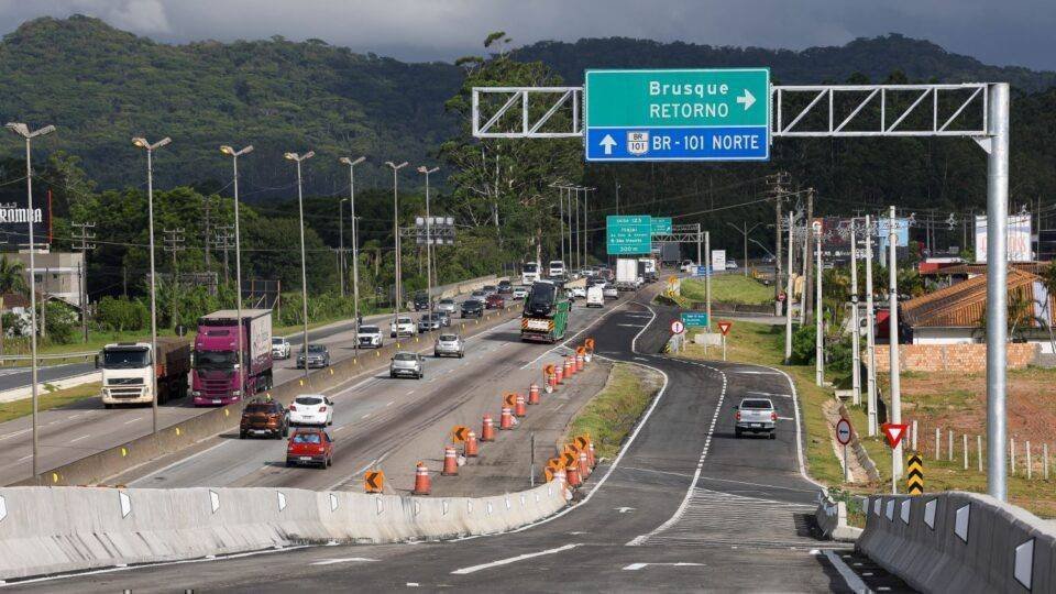 Isopor na Estrada: A Revolução que Acelerou a Obra em SC