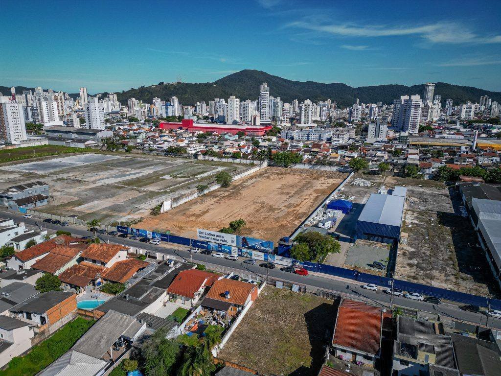 Itajaí: Oportunidade de Investimento Imobiliário em Alta