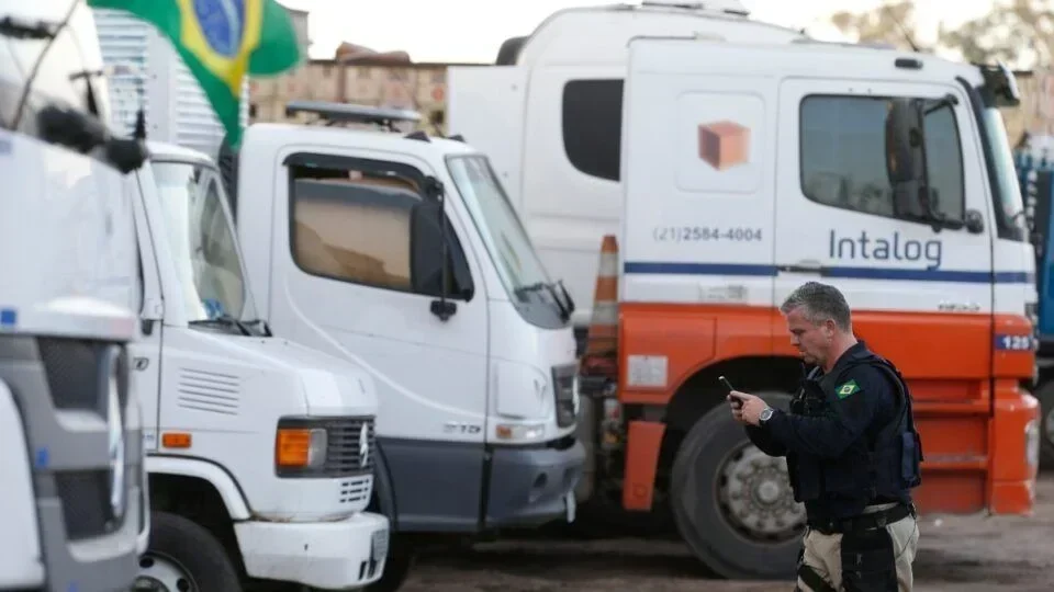Justiça Proíbe Bloqueios em SC: O que Isso Significa para o Setor de Transporte?