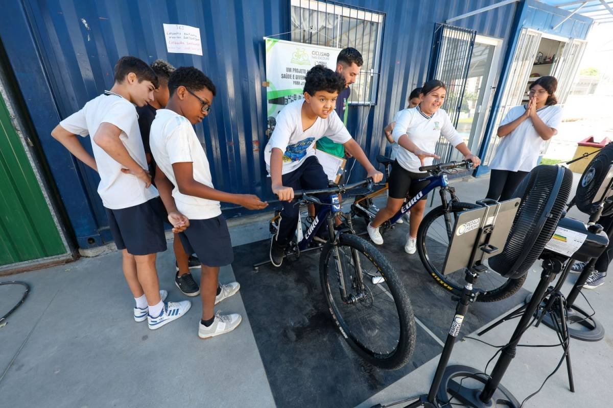 Oportunidades de Ouro: Como o PIE Transforma Vidas em Santa Catarina