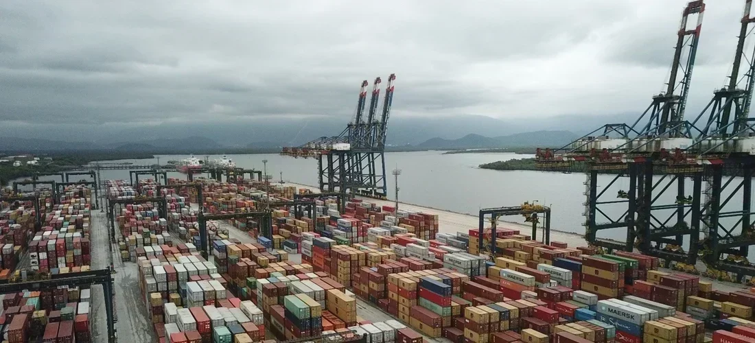 Porto de Santos: Recorde de Movimentação e Oportunidades para Investidores