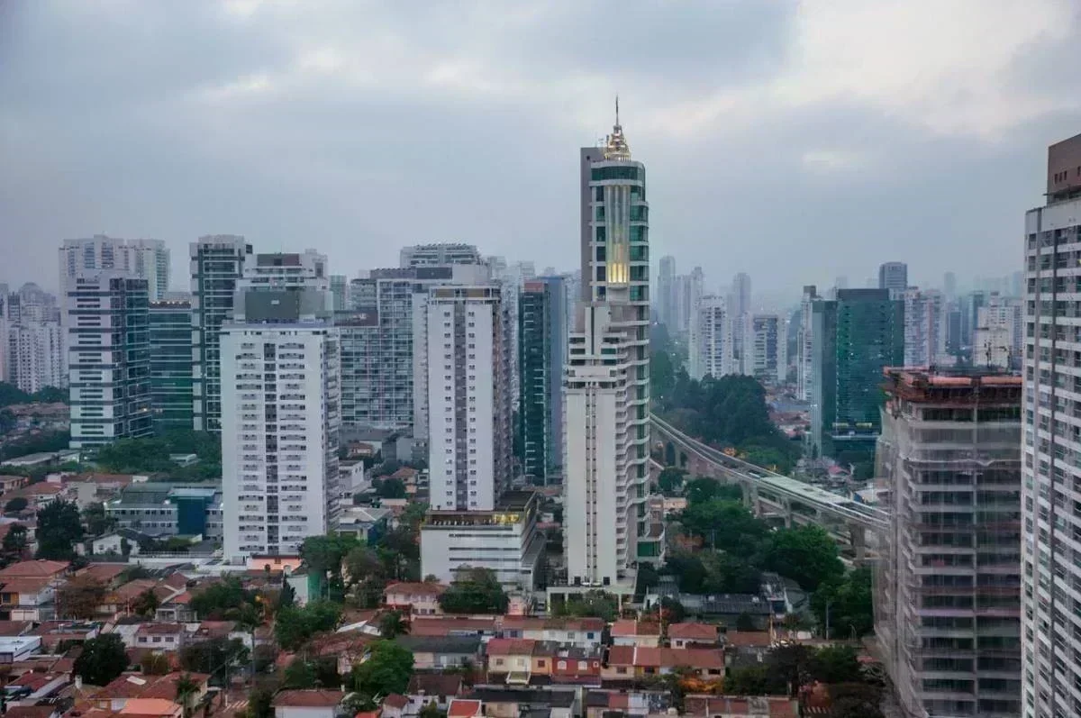 Recorde de Lançamentos de Alto Padrão em SP: Oportunidade ou Risco?
