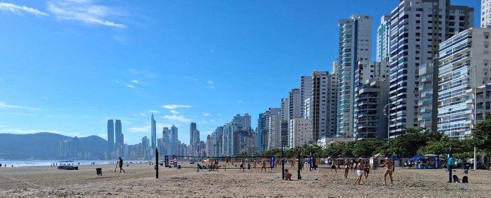 Regulamentação da Praia Central: Oportunidade ou Risco?