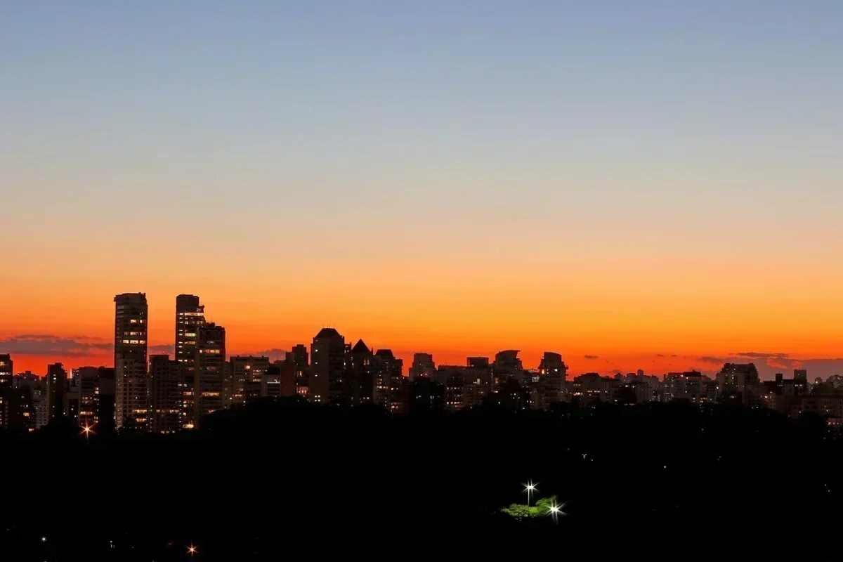 São Paulo: O Império dos Bairros Caros e Oportunidades de Investimento