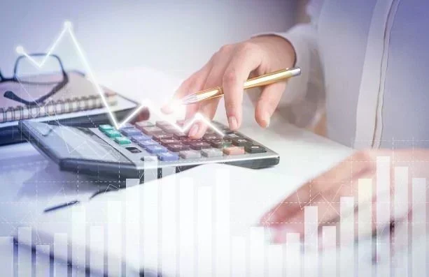 Urgência na Escolha do Regime Híbrido: O Futuro das Empresas do Simples
