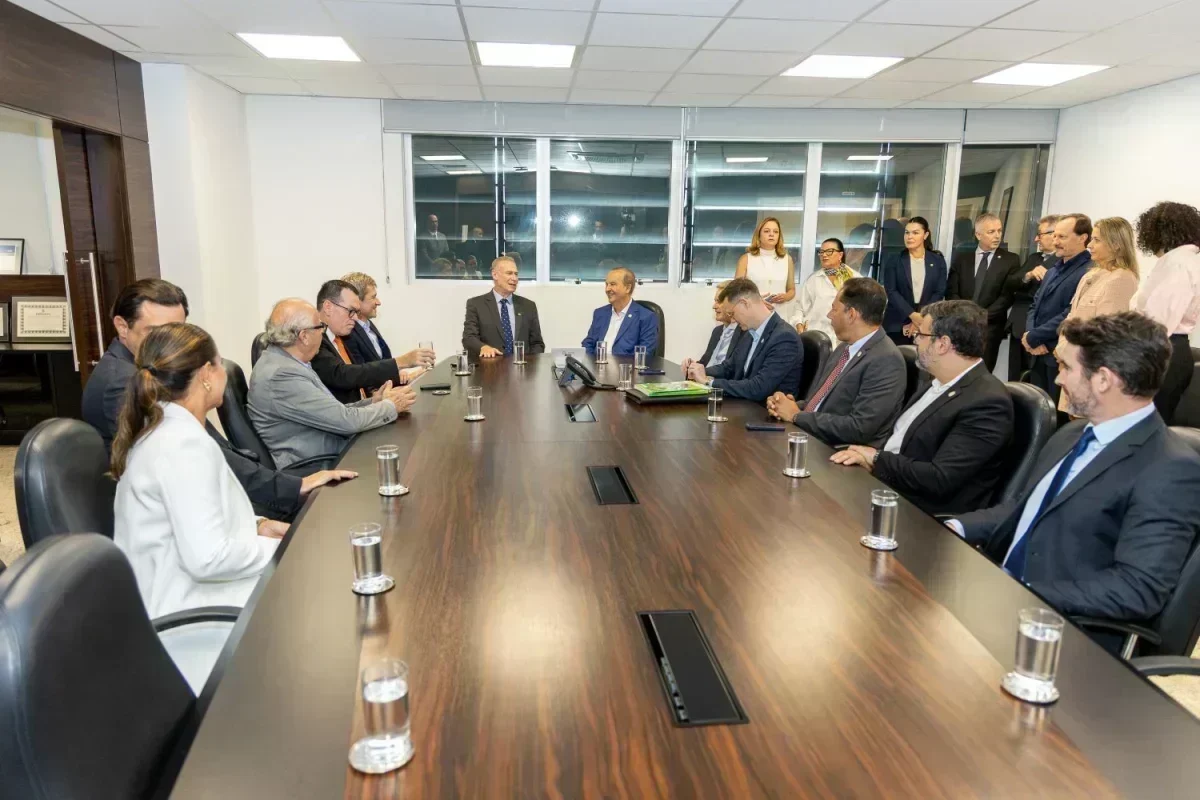 Santa Catarina: Investimentos Crescem 34% e Contas em Dia