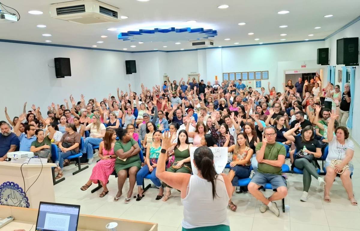 Servidores de Brusque: A Hora de Lutar é Agora!