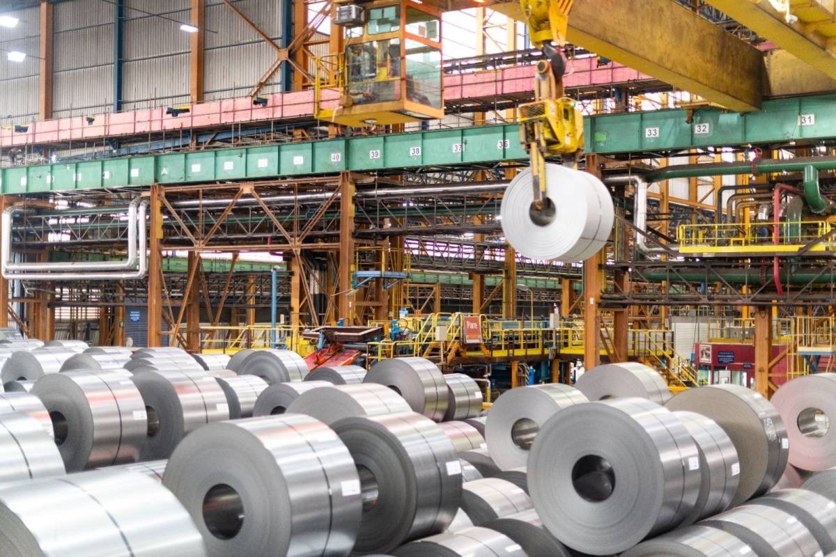 ArcelorMittal Brasil: O Desafio das Importações e a Liderança em Produção de Aço