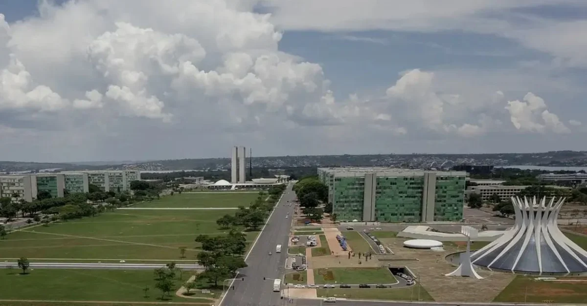 Centro-Oeste Domina o Mercado Imobiliário de Alto Padrão em 2026