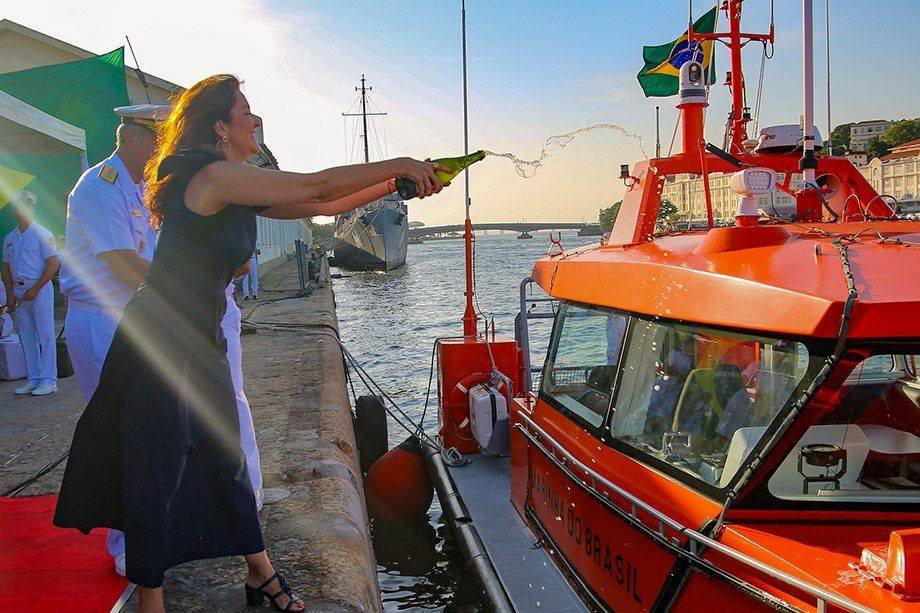 Marinha do Brasil Reforça Frota com Lanchas Turcas: Oportunidade de Investimento?