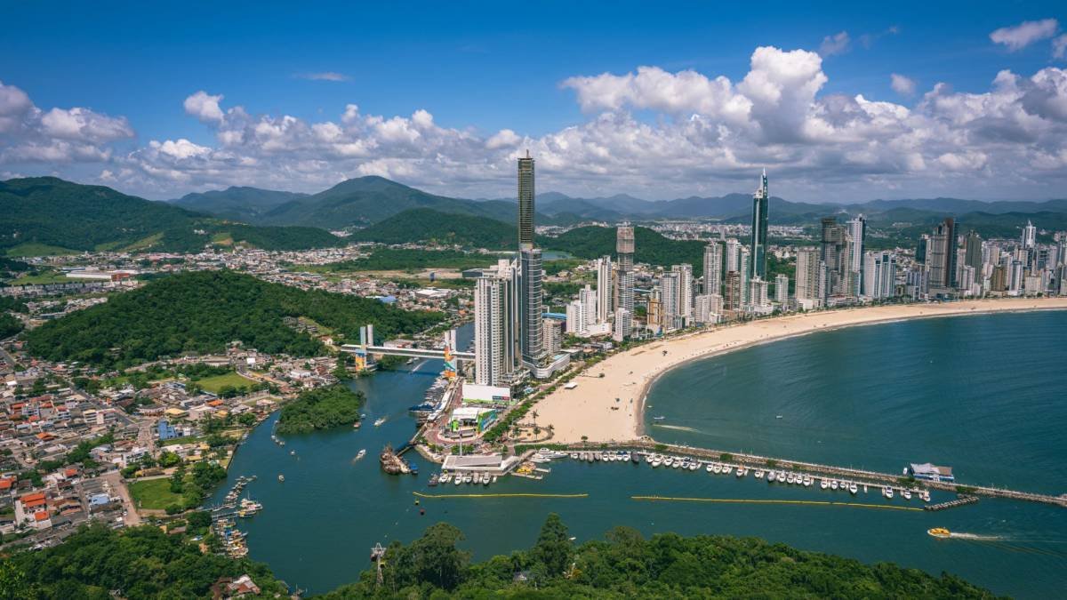Oportunidade de Investimento: Mercado de Luxo em Expansão no Litoral de SC