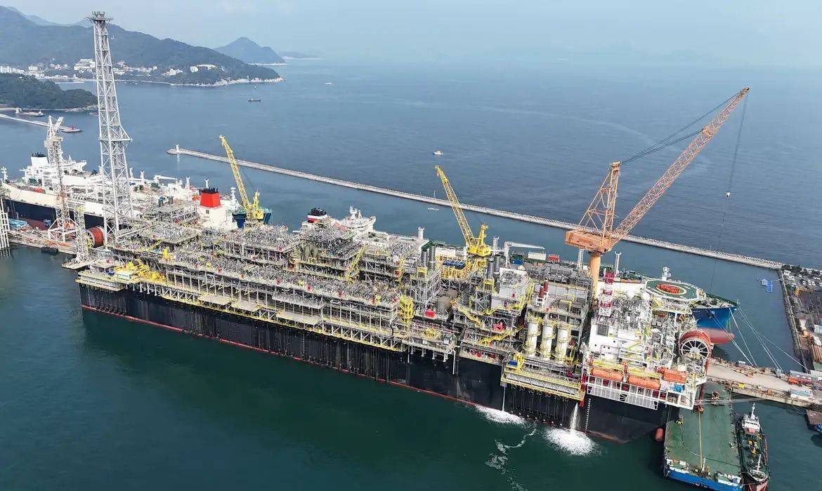 Petrobras P-79: Oportunidade ou Perigo no Mercado de Petróleo?